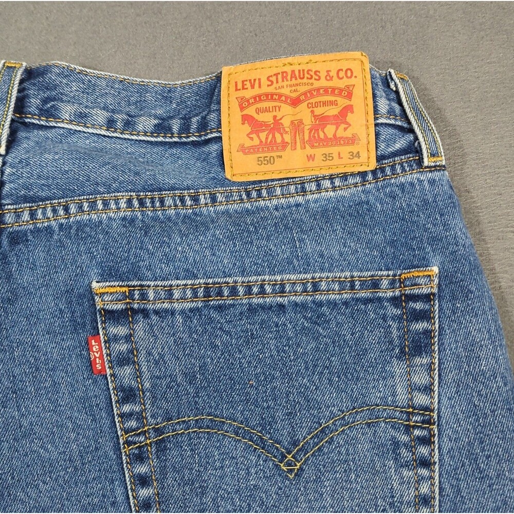 Levi's Jeans Men's 35x34 Fits 35x32 Blue 550 Relaxed Fit Tapered Leg Denim